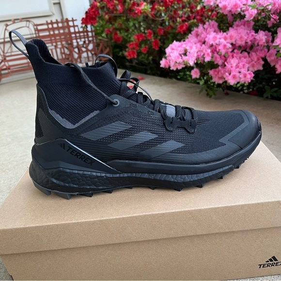 Adidas Terrex FREE HIKER 2.0 Hiking Shoes 9.5US BOOST Boot Core BLACK New w/Box - Picture 1 of 7